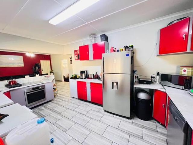 4 Bedroom House in Del Judor