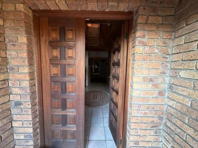 4 Bedroom House in Del Judor