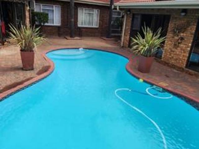 4 Bedroom House in Del Judor