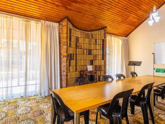 4 Bedroom House in Denneburg