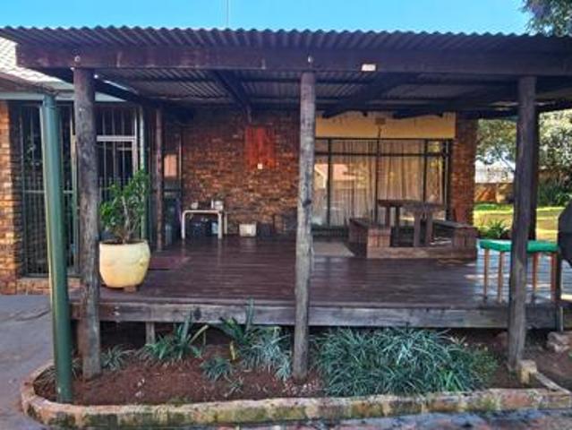 4 Bedroom House in Dennesig