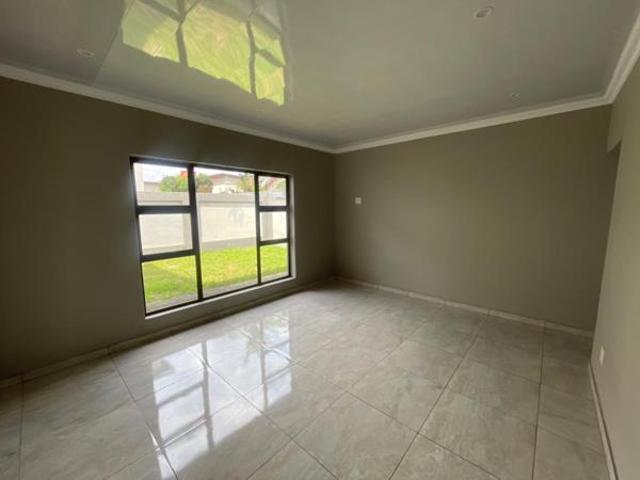 4 Bedroom House in Derdepoort