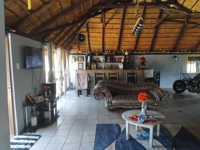 4 Bedroom House in Dersley