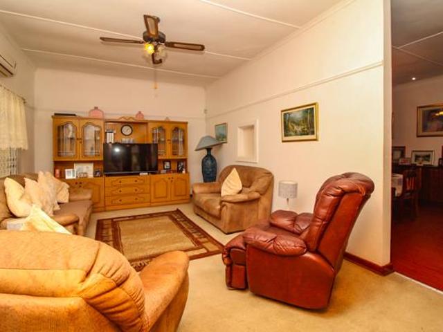 4 Bedroom House in Despatch Central
