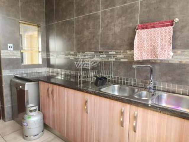 4 Bedroom House in Die Heuwel