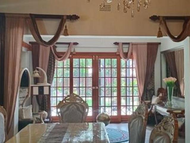 4 Bedroom House in Die Heuwel