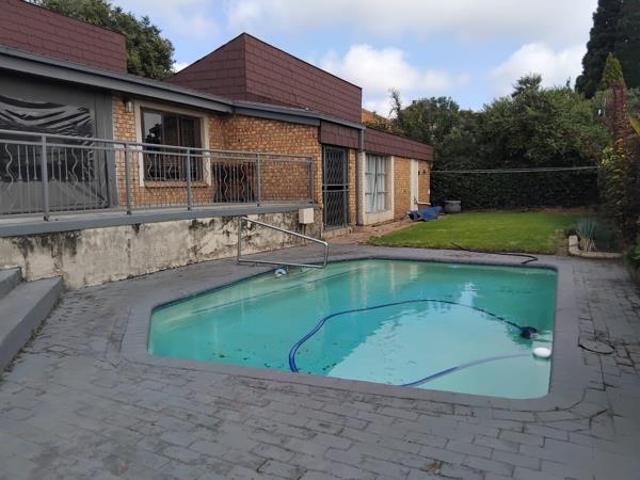 4 Bedroom House in Die Heuwel