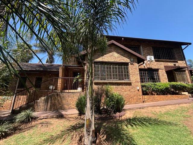 4 Bedroom House in Die Heuwel