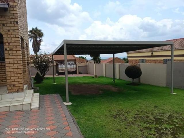4 Bedroom House in Die Heuwel Ext 4