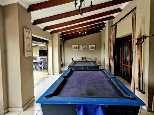 4 Bedroom House in Die Heuwel