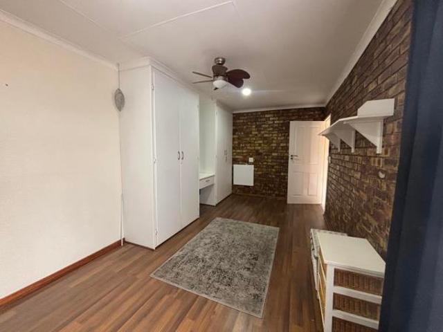 4 Bedroom House in Die Heuwel