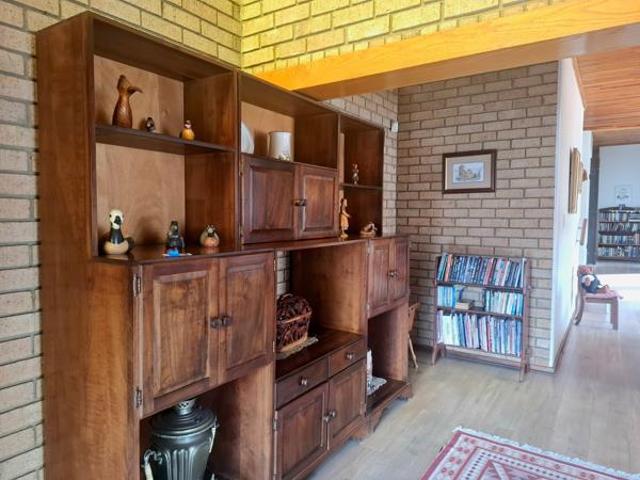 4 Bedroom House in Die Heuwel