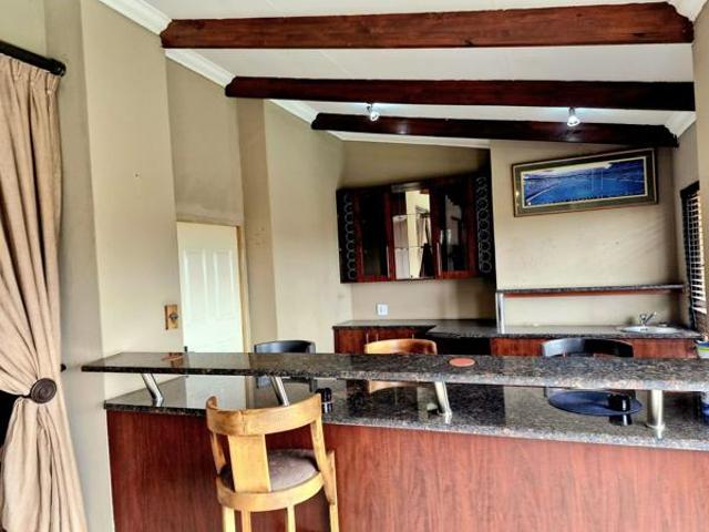 4 Bedroom House in Die Heuwel