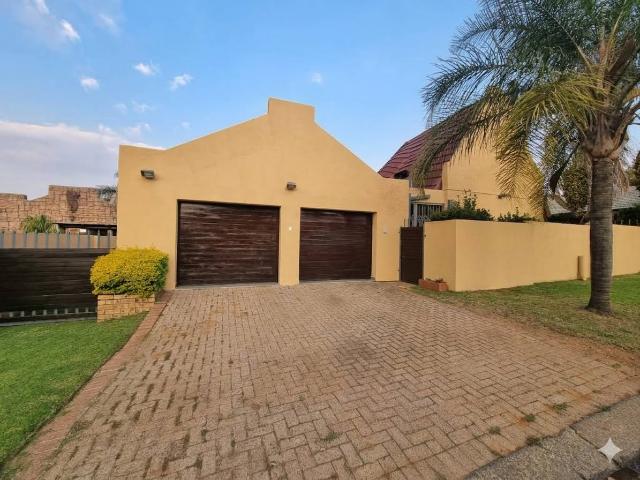 4 Bedroom House in Die Heuwel