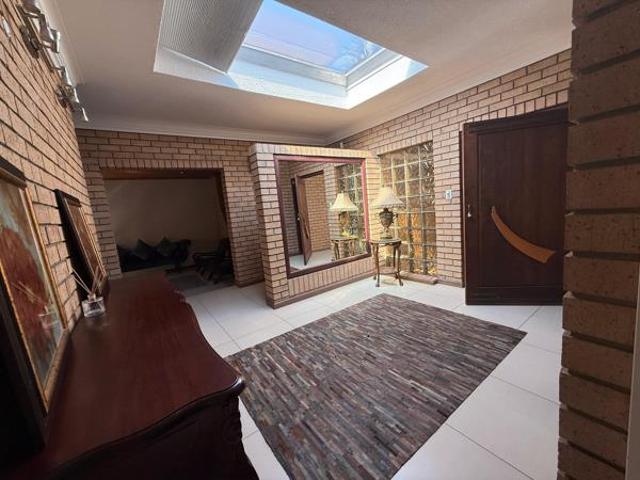 4 Bedroom House in Die Heuwel