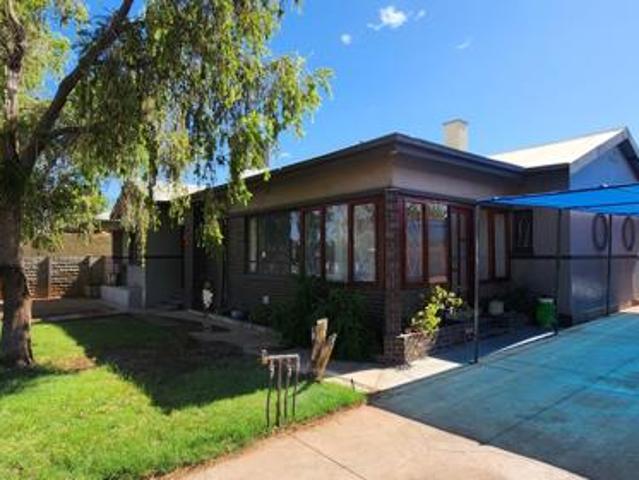 4 Bedroom House in Die Rand