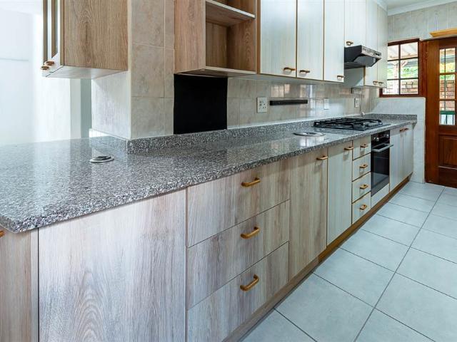 4 Bedroom House in Die Wilgers