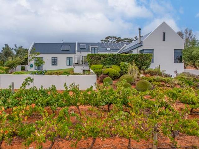 4 Bedroom House in Diemersfontein Wine and Country Estate