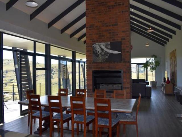 4 Bedroom House in Dullstroom