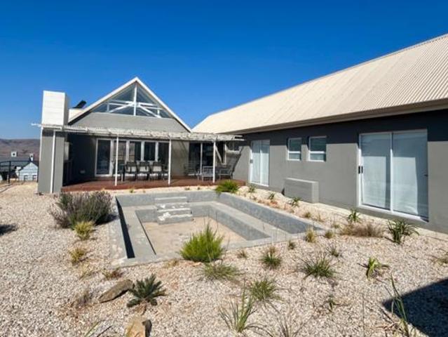 4 Bedroom House in Dullstroom