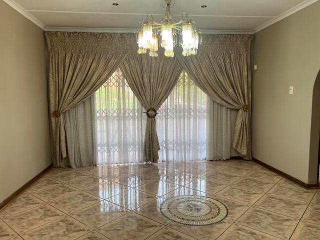 4 Bedroom House in Dunveria