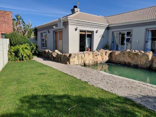 4 Bedroom House in Durbanville Central