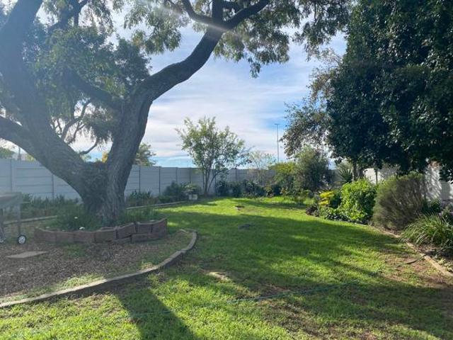 4 Bedroom House in Durbanville Hills