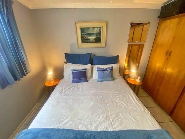 4 Bedroom House in Dwarswegstrand