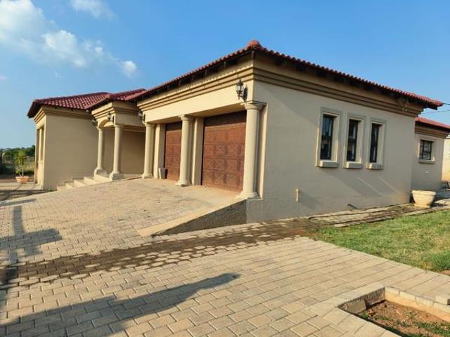 4 Bedroom House in Emalahleni Witbank Outlying