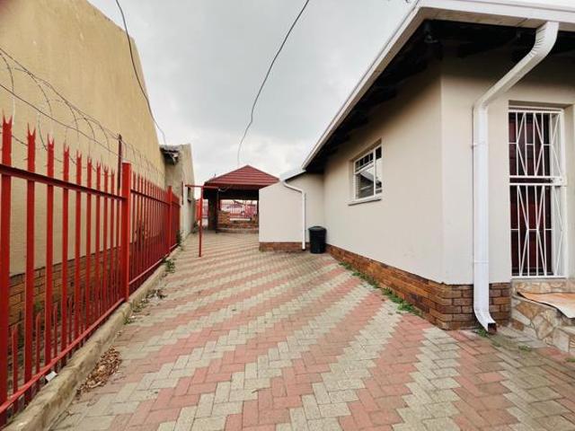 4 Bedroom House in Embalenhle