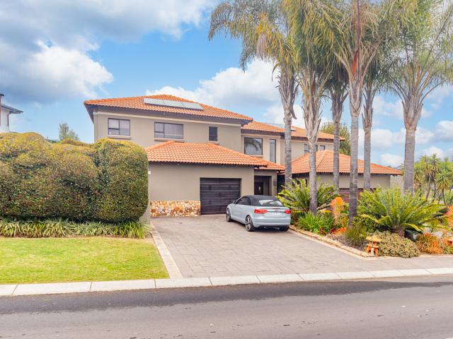 4 Bedroom House in Eagle Canyon Golf Estate