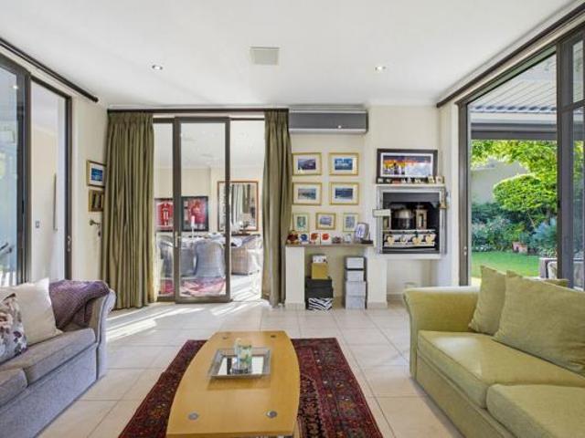 4 Bedroom House in Eagle Canyon Golf Estate