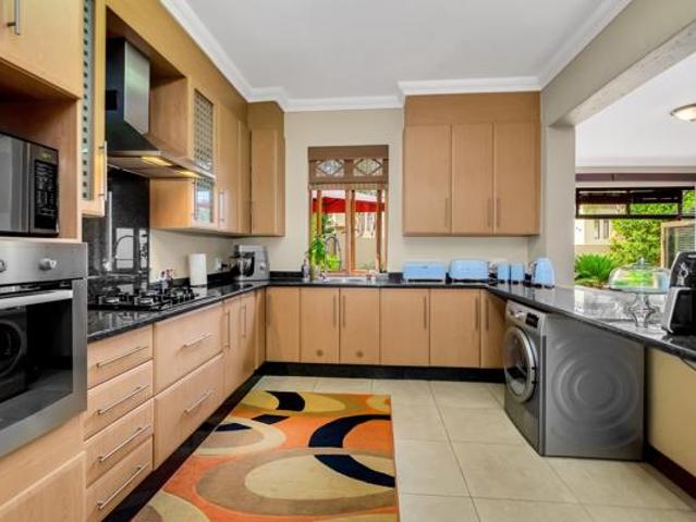 4 Bedroom House in Eagle Canyon Golf Estate