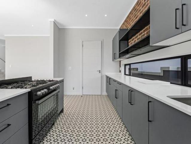 4 Bedroom House in Eagle Canyon Golf Estate