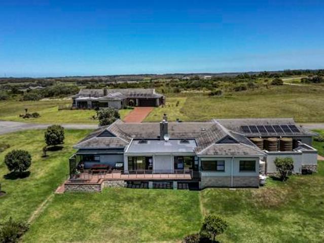 4 Bedroom House in Cypraea Sands Estate
