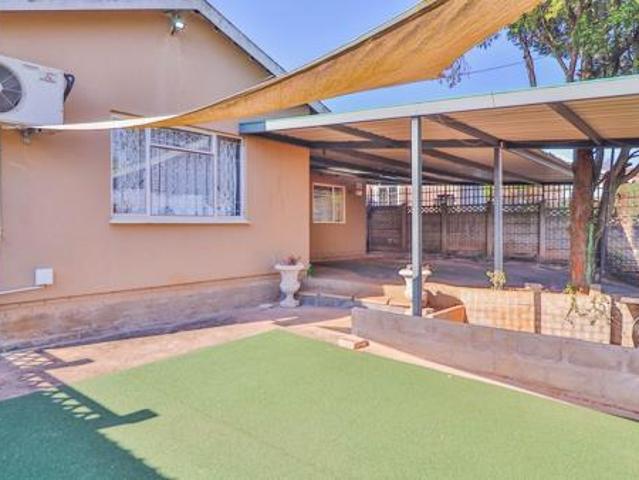 4 Bedroom House in Eastwood