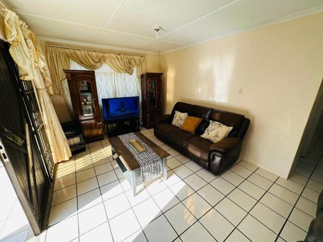 4 Bedroom House in Eastwood