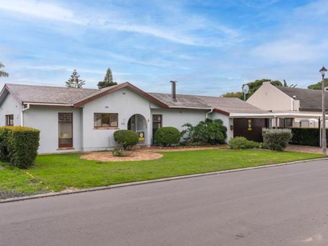 4 Bedroom House in Edgemead