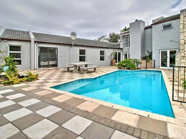 4 Bedroom House in Edgemead