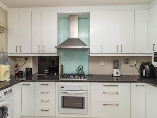 4 Bedroom House in Edgemead