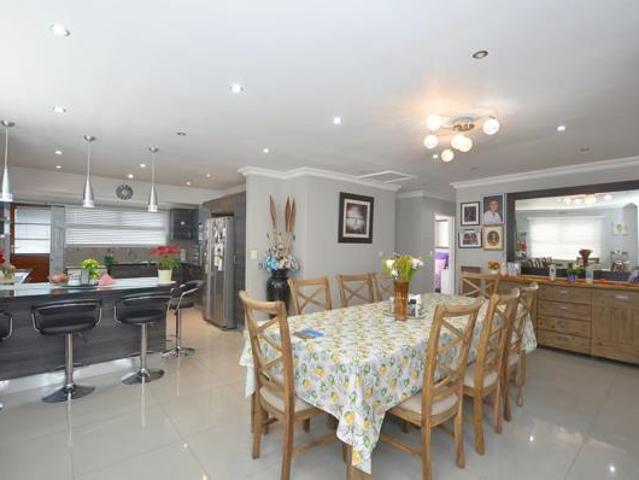 4 Bedroom House in Edgemead