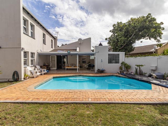 4 Bedroom House in Edgemead