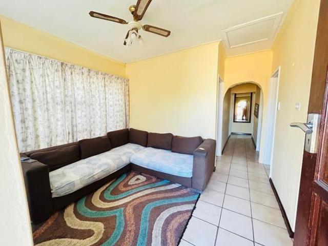 4 Bedroom House in Eersterivier South