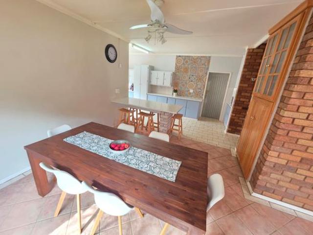 4 Bedroom House in El Toro Park