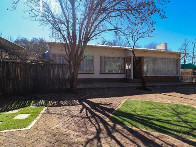 4 Bedroom House in Elandsheuwel