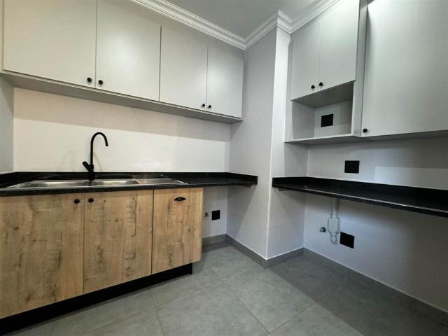4 Bedroom House in Elarduspark