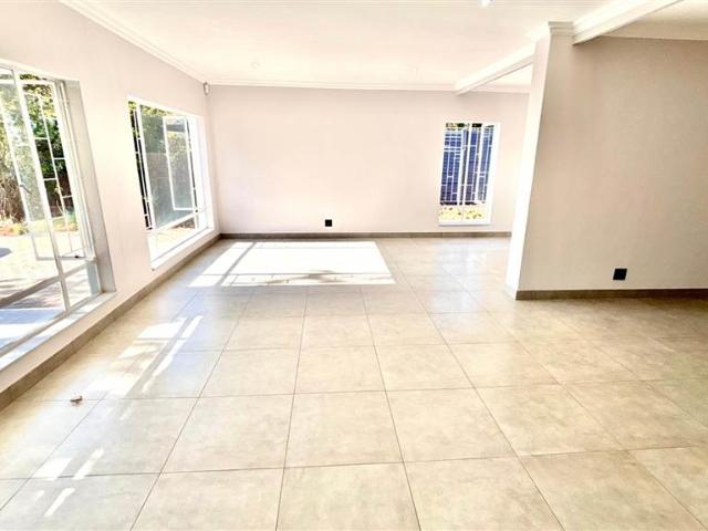4 Bedroom House in Elarduspark
