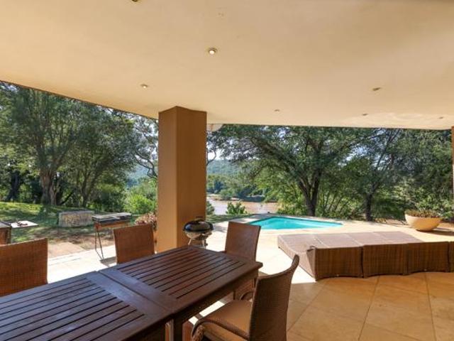 4 Bedroom House in Elephants Rock Eco Estate