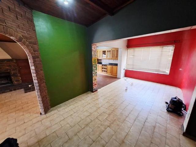 4 Bedroom House in Eloffsdal