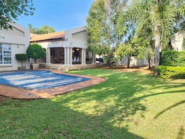 4 Bedroom House in Erasmia